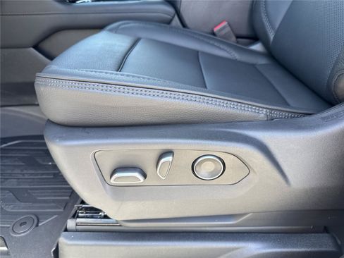 New 2026 GMC Yukon XL Denali RWD image 12