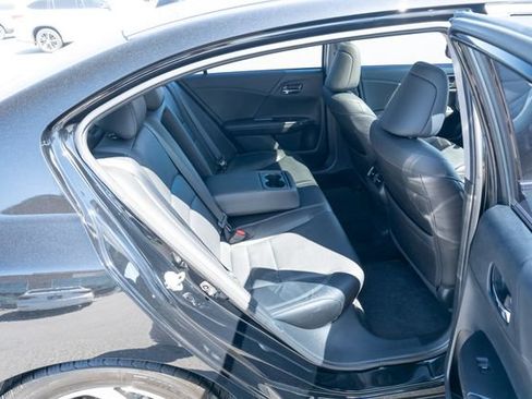 Used 2017 Honda Accord EX-L image 38