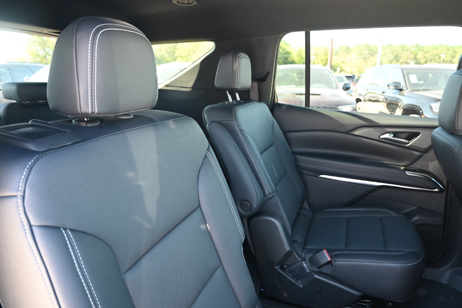 Used 2026 Chevrolet Traverse LT FWD image 30