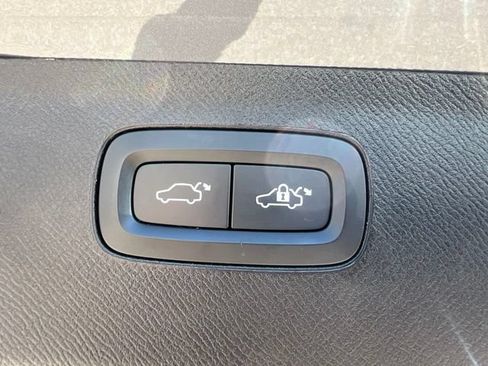Used 2023 Volvo XC90 B5 Core AWD/4WD image 30