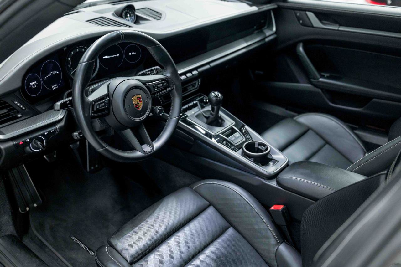 Used 2022 Porsche 911 Carrera S RWD image 2