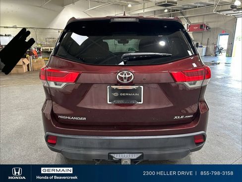 Used 2019 Toyota Highlander XLE AWD/4WD image 7