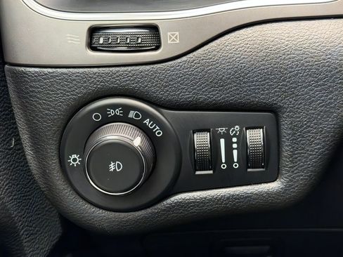 Used 2022 Jeep Cherokee Latitude Lux AWD/4WD image 18