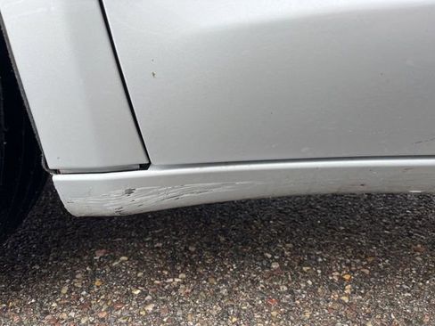 Used 2024 Chrysler Pacifica Touring-L image 5