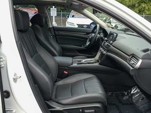 Used 2022 Honda Accord Touring image 16