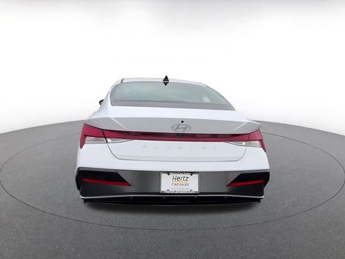 Used 2025 Hyundai Elantra SEL image 12