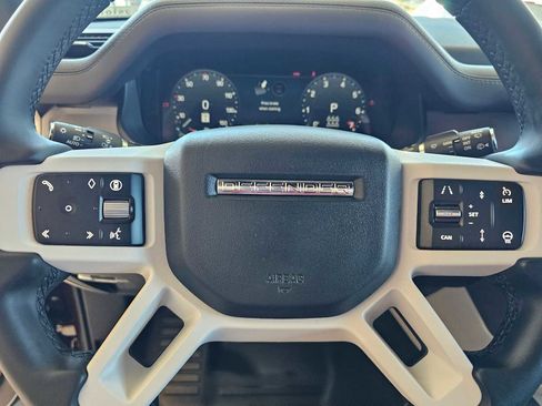 New 2026 Land Rover Defender 130 X-Dynamic SE image 24