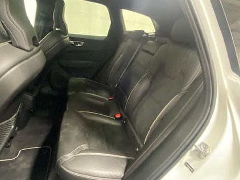 Used 2019 Volvo XC60 T6 R-Design AWD/4WD image 14