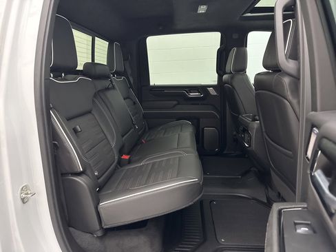 Used 2024 GMC Sierra 2500 AT4X image 68