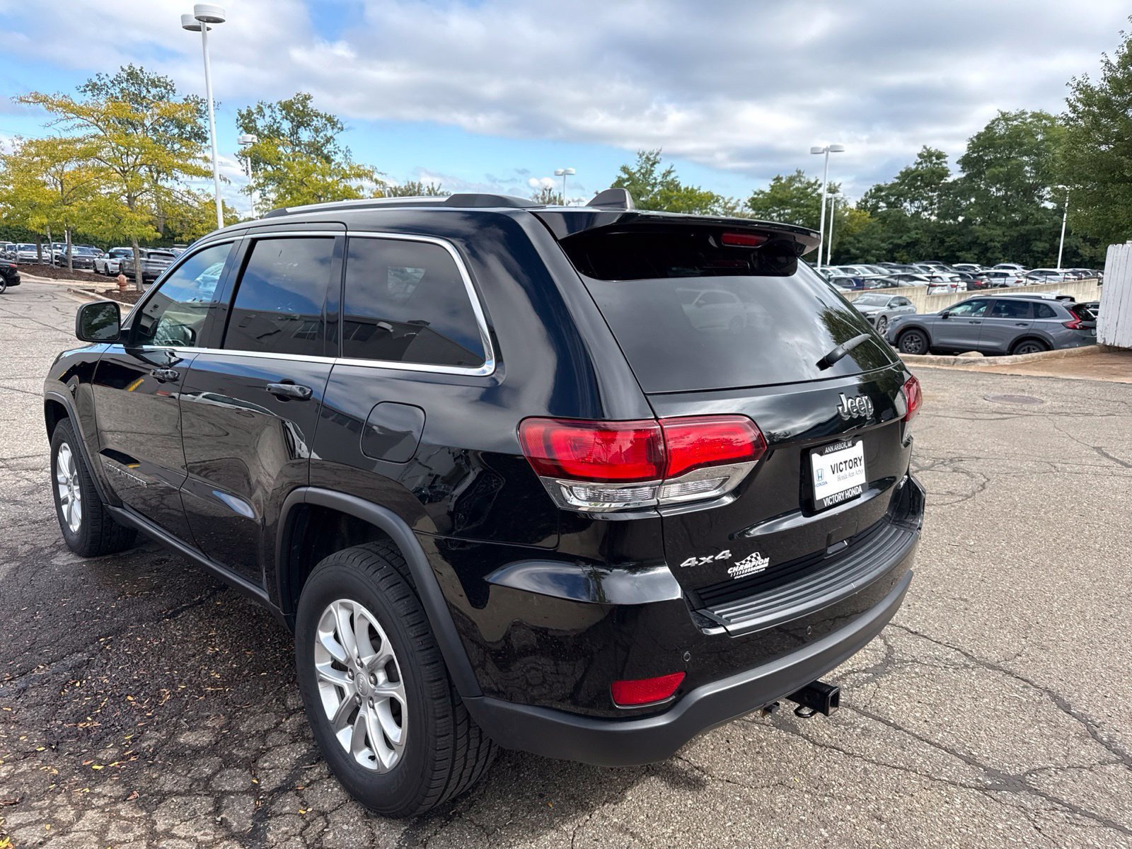 Used 2021 Jeep Grand Cherokee Laredo w/ Security & Convenience Group AWD/4WD image 5