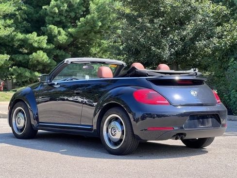 Used 2015 Volkswagen Beetle 1.8T FWD image 2