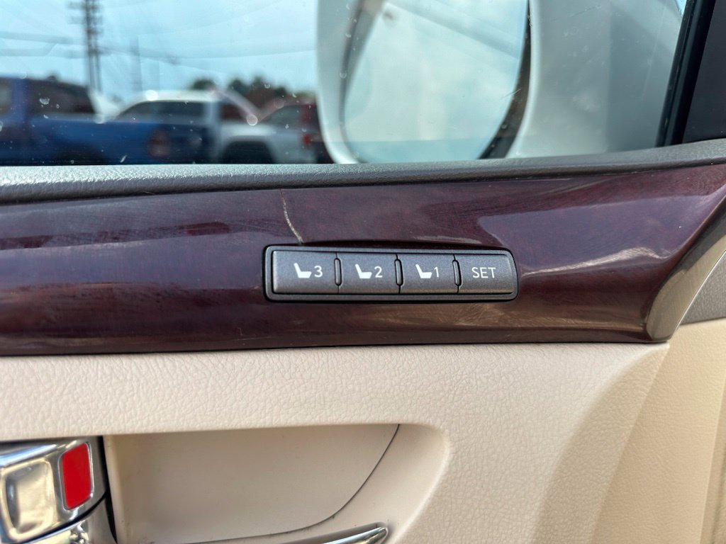 Used 2013 Lexus LX 570 4WD image 18