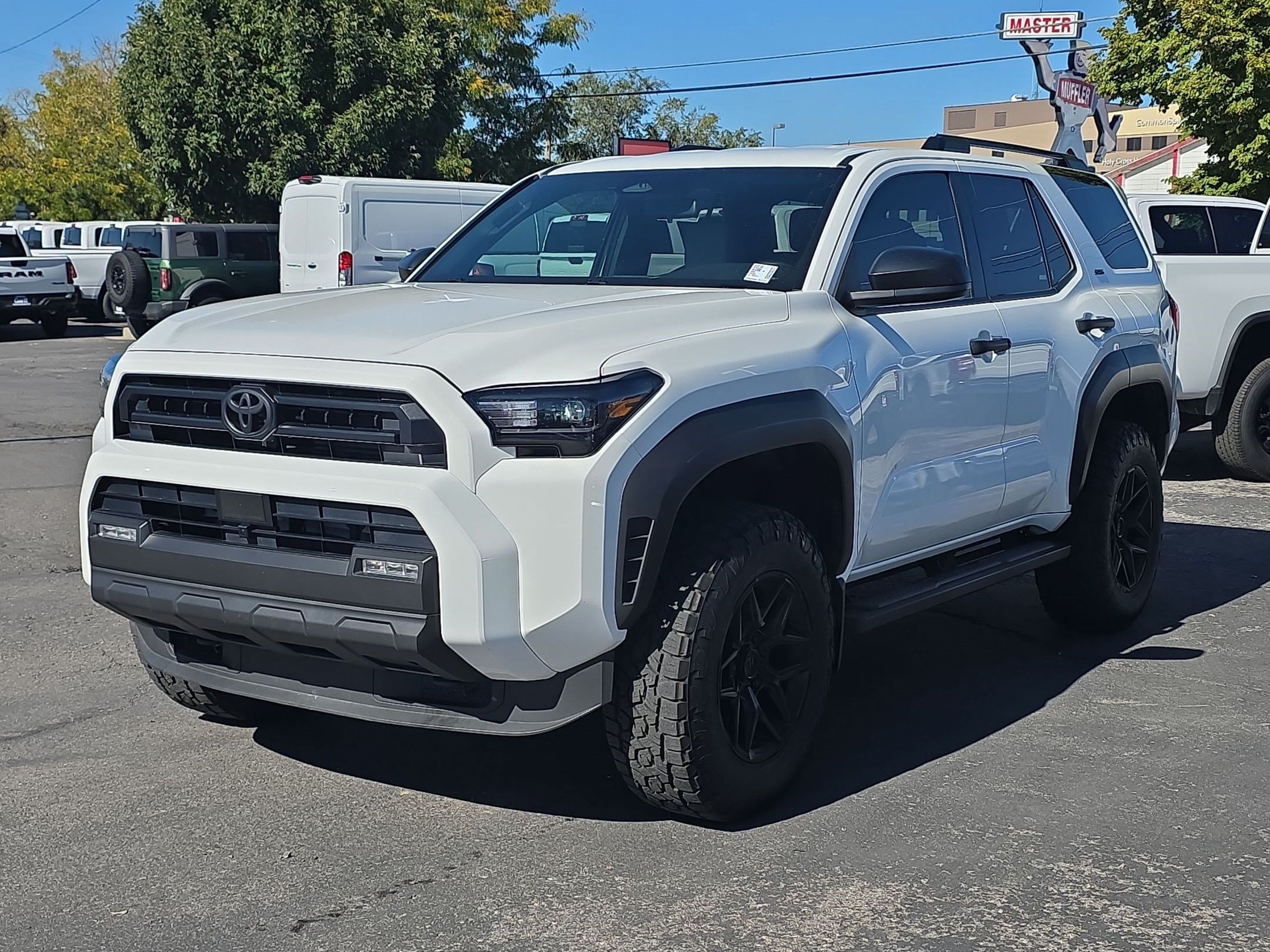 Used 2025 Toyota 4Runner SR5 AWD/4WD image 11