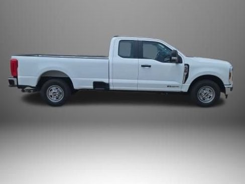 Used 2025 Ford F350 XL w/ XL Chrome Package RWD image 3