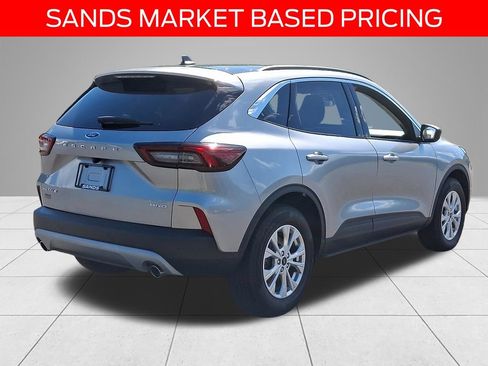 Used 2024 Ford Escape Active w/ Tech Pack #1 AWD/4WD image 4