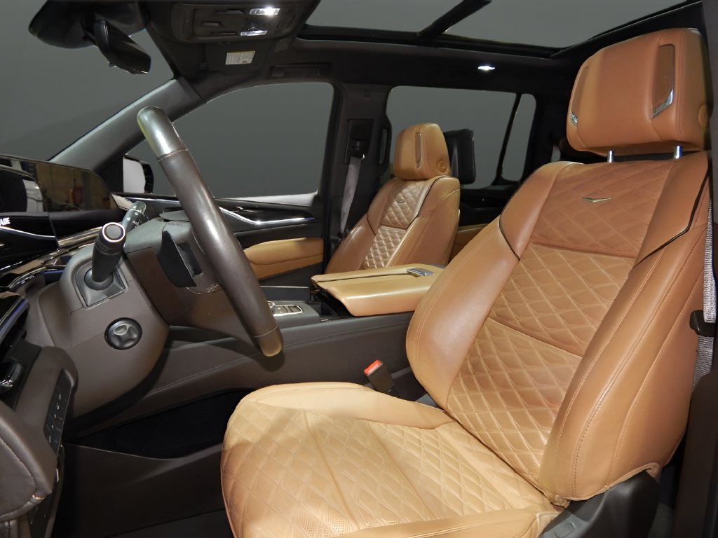 Used 2021 Cadillac Escalade ESV Sport AWD/4WD image 14