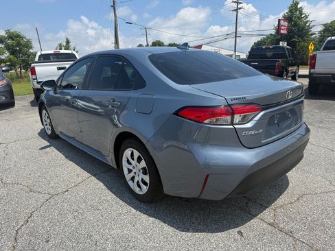 Used 2023 Toyota Corolla LE FWD image 5