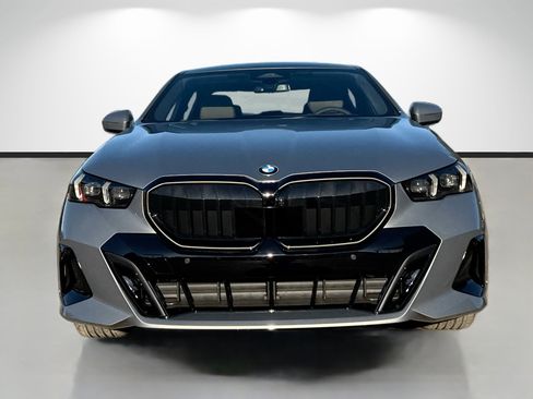 New 2026 BMW 530i w/ Executive Package image 8