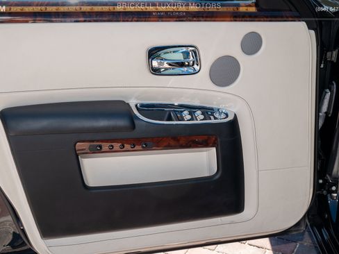 Used 2014 Rolls-Royce Ghost image 16
