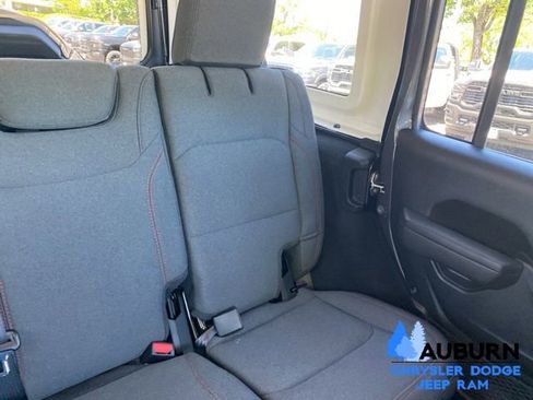 Used 2026 Jeep Wrangler Unlimited Rubicon AWD/4WD image 21