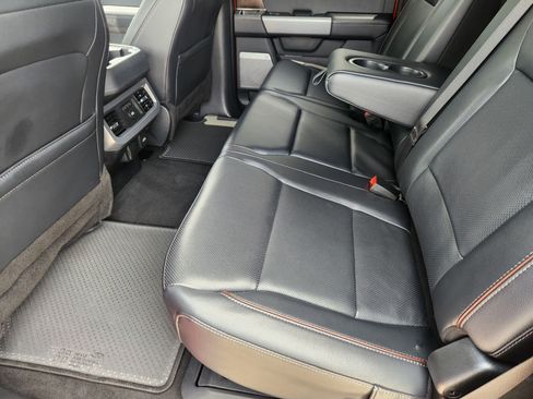 Used 2024 Ford F250 Lariat w/ Lariat Ultimate Package AWD/4WD image 30