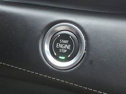 Used 2022 Cadillac Escalade Premium Luxury Platinum image 28