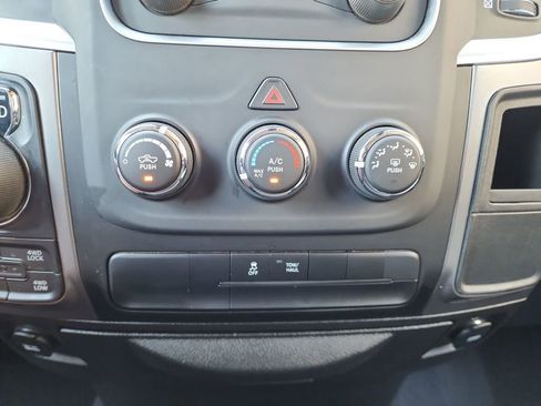 Used 2024 RAM 1500 Classic SLT image 28