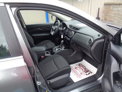 Used 2020 Nissan Rogue S AWD/4WD image 9