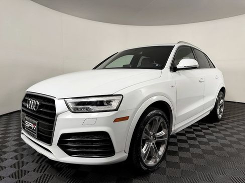 Used 2016 Audi Q3 2.0T Prestige w/ Prestige Package AWD/4WD image 2