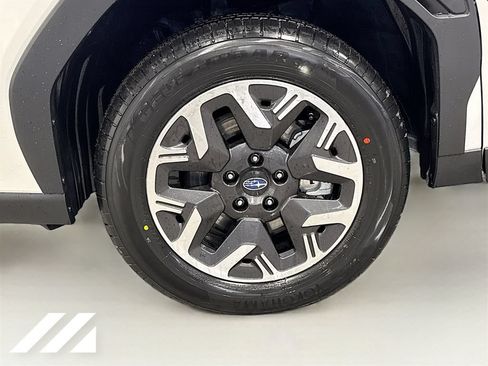 Used 2026 Subaru Forester Premium AWD/4WD image 31