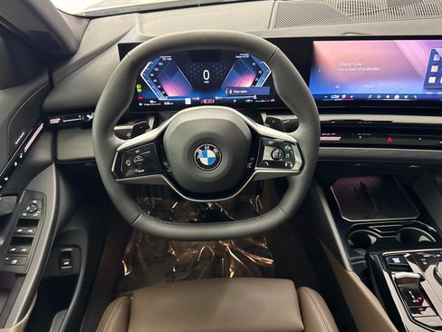 Certified 2024 BMW 530i w/ Convenience Package RWD image 32