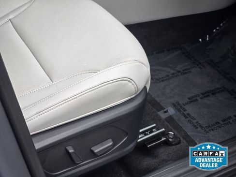 Certified 2025 Hyundai Tucson Limited AWD/4WD image 8