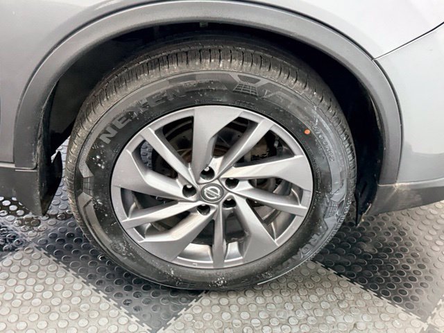 Used 2016 Nissan Rogue SL AWD/4WD image 12