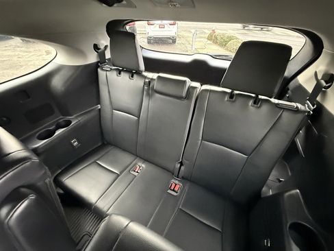 Certified 2023 Toyota Highlander XLE image 19