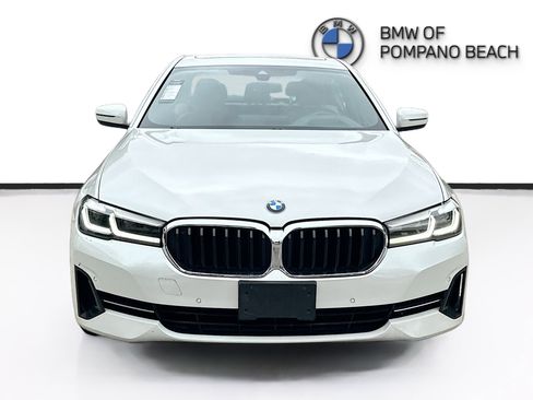 Used 2022 BMW 530i xDrive w/ Premium Package AWD/4WD image 2