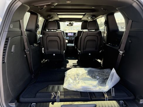 New 2026 Chrysler Pacifica Limited w/ S Appearance Package image 11