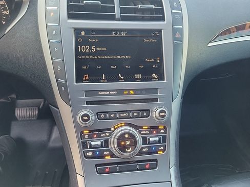 Used 2017 Lincoln MKZ Select image 19