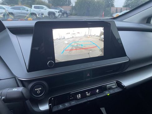 Used 2025 Toyota Prius LE image 18