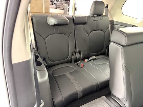 Used 2025 Honda Pilot EX-L image 13