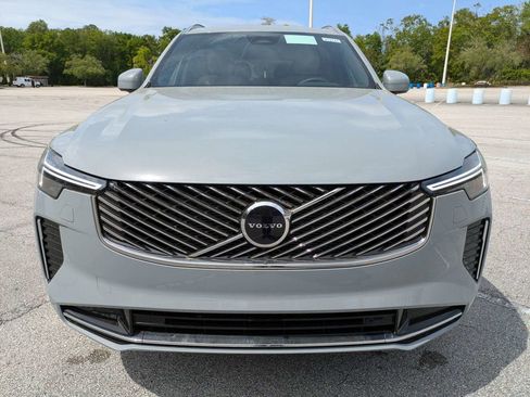 New 2026 Volvo XC90 B5 Core image 9