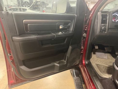 Used 2018 RAM 2500 Big Horn w/ Sport Appearance Group image 9