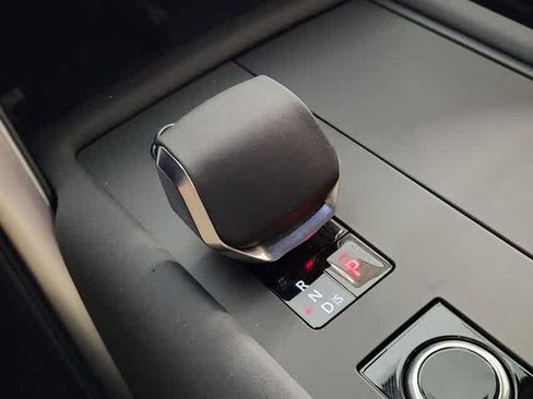 New 2026 Land Rover Discovery S AWD/4WD image 19