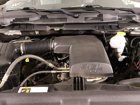 Used 2022 RAM 1500 Tradesman w/ Chrome Appearance Group AWD/4WD image 18