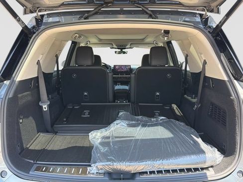 New 2026 Nissan Pathfinder Platinum w/ Accent Package AWD/4WD image 12
