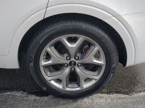 Used 2019 Kia Sorento SX image 12