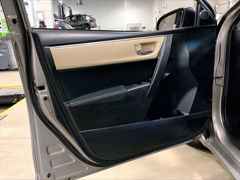 Used 2015 Toyota Corolla LE image 20