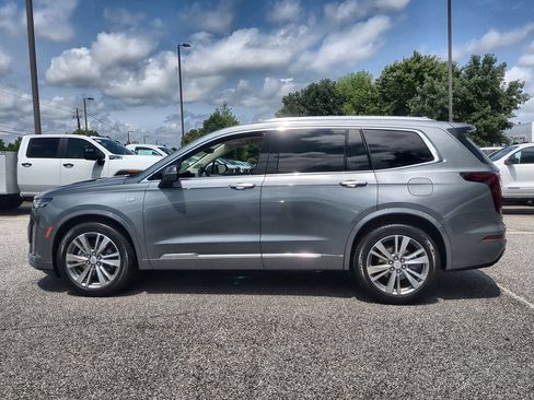 Used 2022 Cadillac XT6 Premium Luxury w/ Technology Package FWD image 5