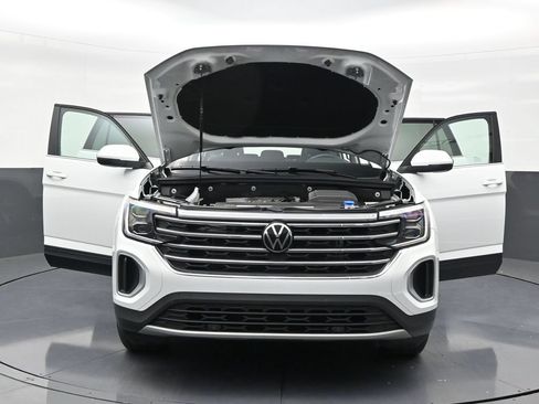 Used 2025 Volkswagen Atlas SE FWD image 33