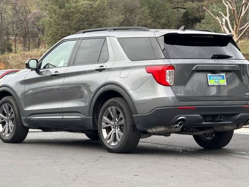 Used 2023 Ford Explorer XLT w/ Equipment Group 202A image 6