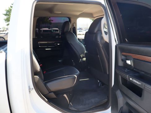 Used 2017 RAM 1500 Laramie RWD image 28